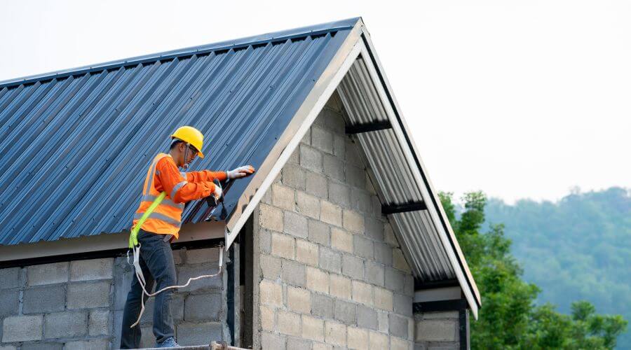 Professional Flat Roofing Installation in McDade, TX